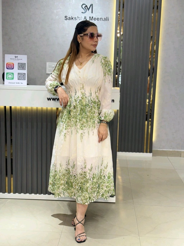 132224 Beautiful Floral Dress With Smokey Design