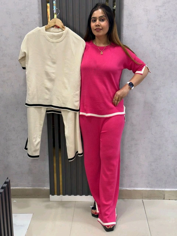 131763 Beautiful Knitted Cords
