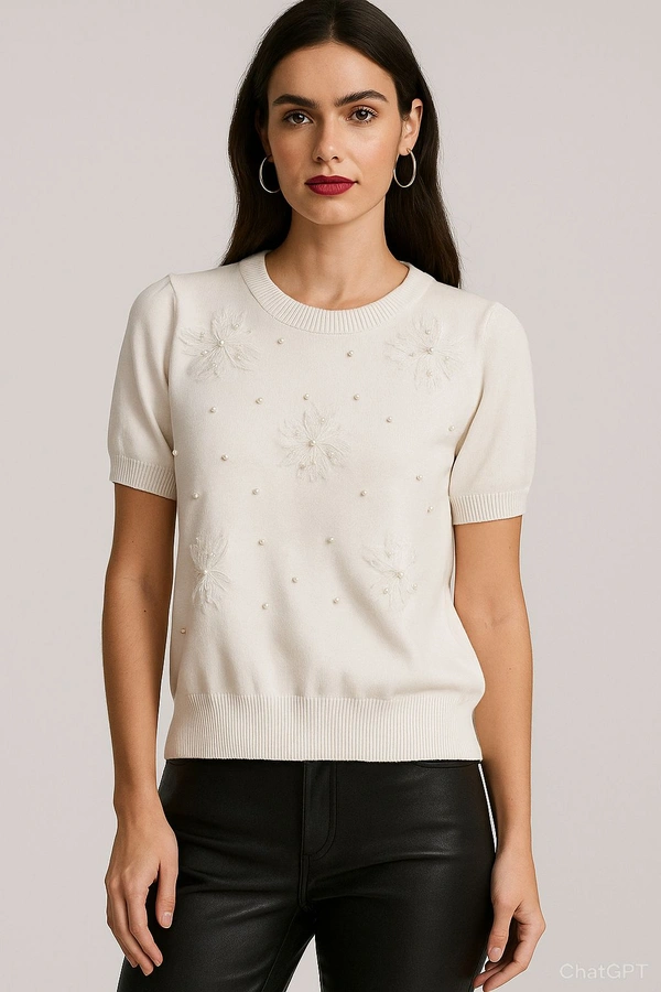 131642 Beautiful Knitted Top With Pearl Detailing
