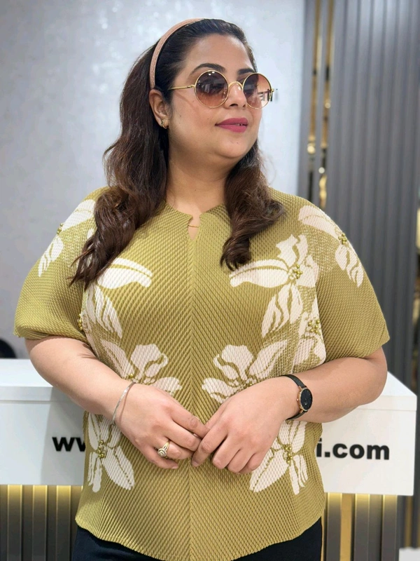 132246 Beautiful Magic Plus Size Top