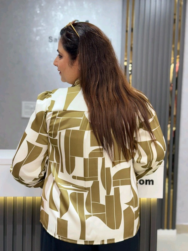 132156 Beautiful Satin Shirt