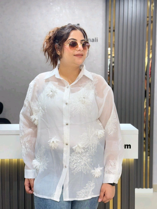 132026 Beautiful Shirt With 3D Flower