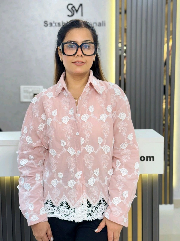 131933 Beautiful Shirt With Embroidery