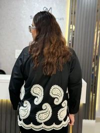 132169 Beautiful Shirt With Embroidery