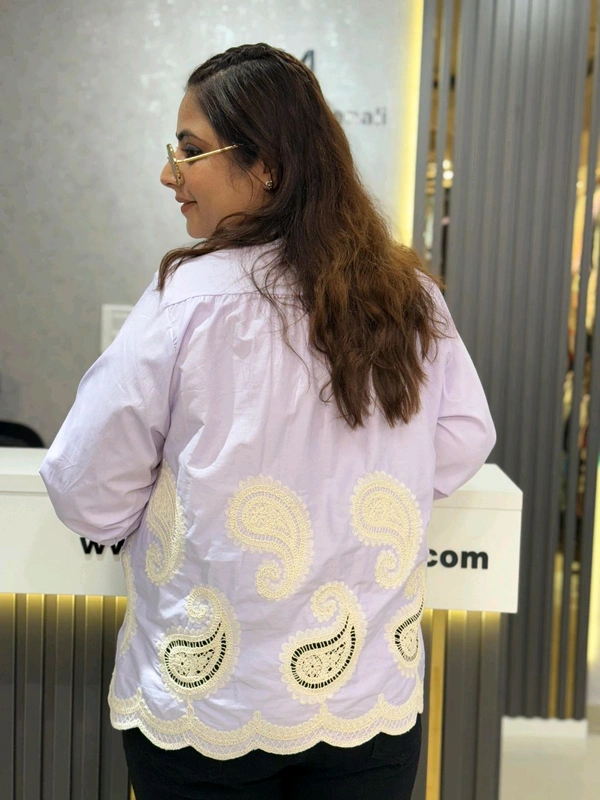 132169 Beautiful Shirt With Embroidery