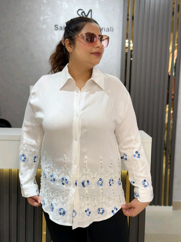 132106 Beautiful Shirt With Embroidery And Stud
