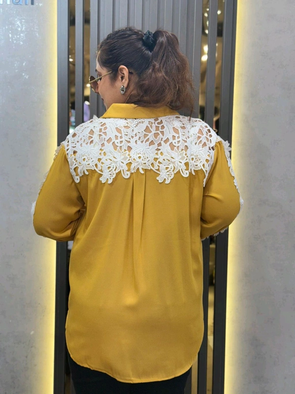 132234 Beautiful Shirt With Lace Work