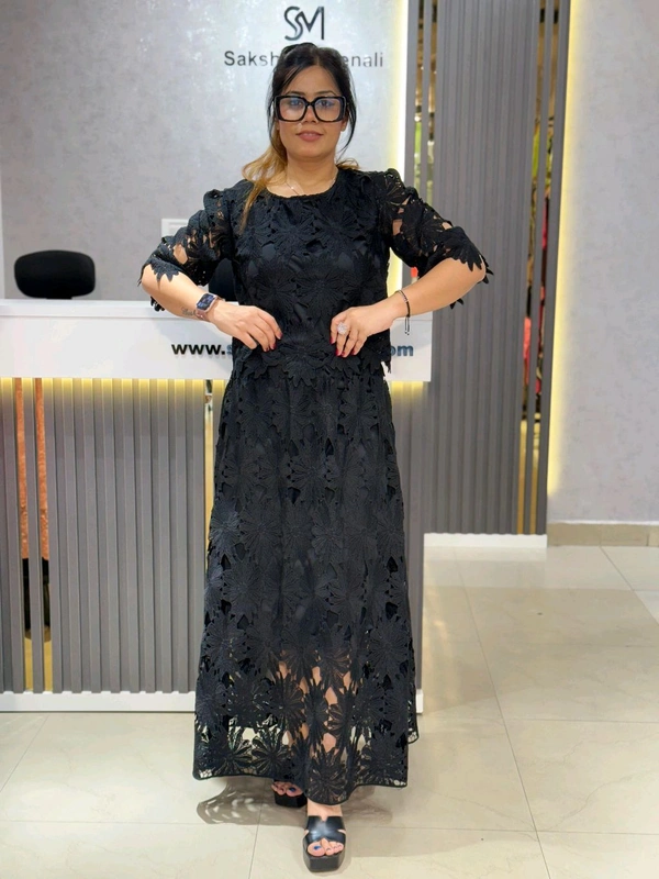 132091 Beautiful Skirt Top With Hakoba Detailing