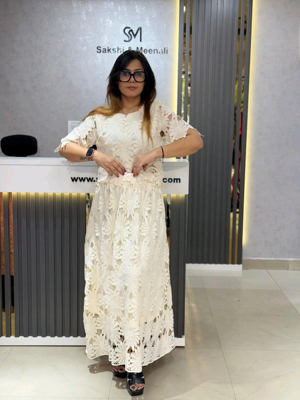 132091 Beautiful Skirt Top With Hakoba Detailing