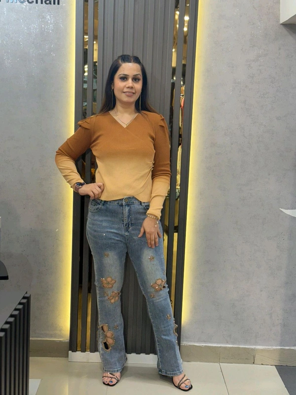 132213 Beautiful Stylish Knitted Top