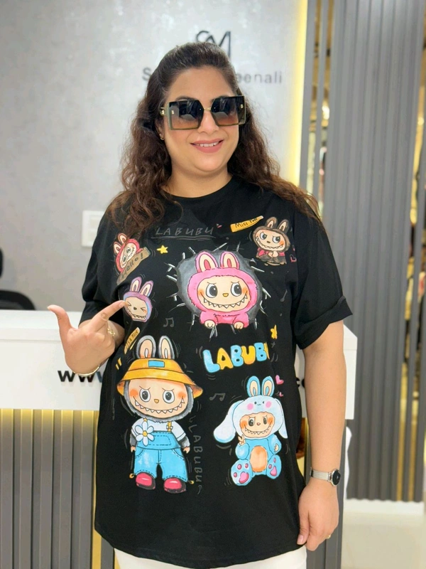132139 Beautiful Tee With Labubu Detailing
