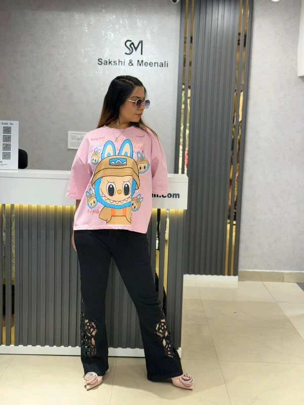 132142 Beautiful Tee With Labubu Detailing