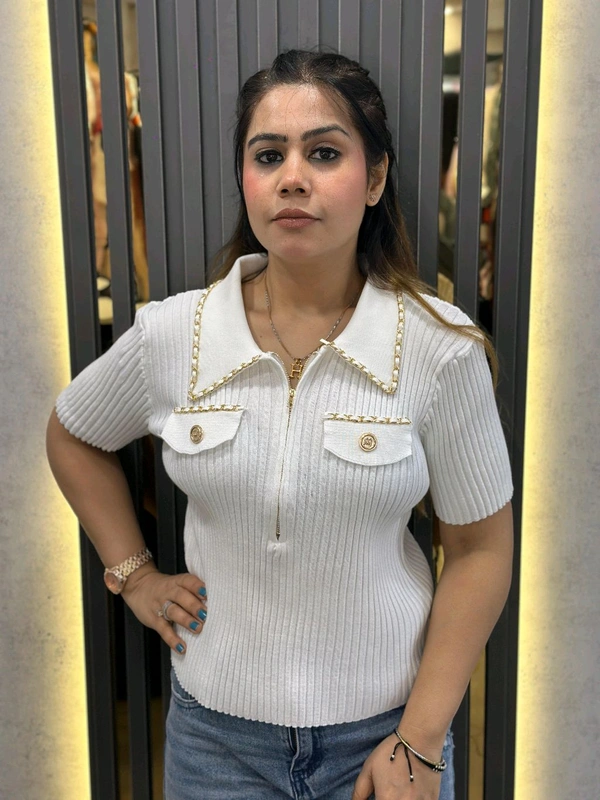 131647 Beautiful Top With Chain Detailing