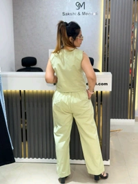 132079 Beautiful Vest With Pant