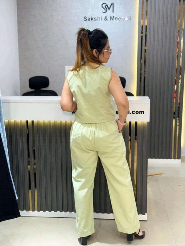 132079 Beautiful Vest With Pant