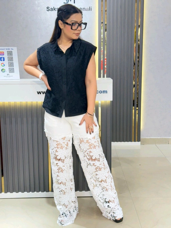 132064 Elegant Cotton Top With Net Detailing