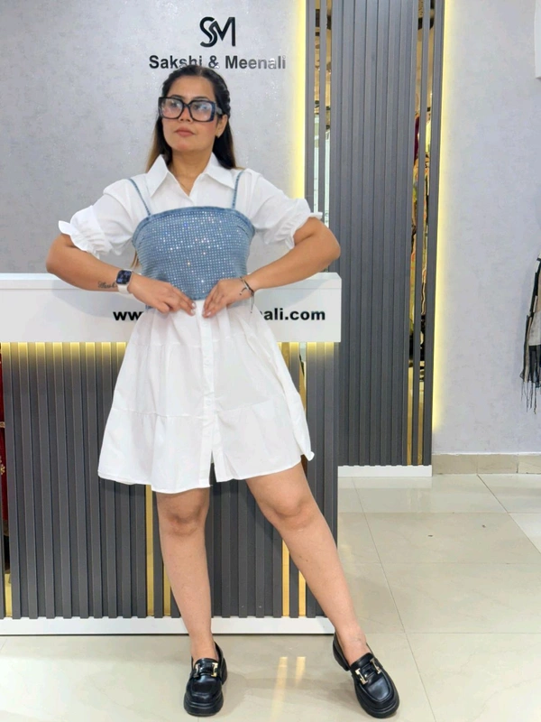 131911 Elegant Shirt With Beautiful Embroidery