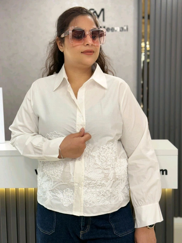 131841 Elegant Shirt With Ribbon Embroidery