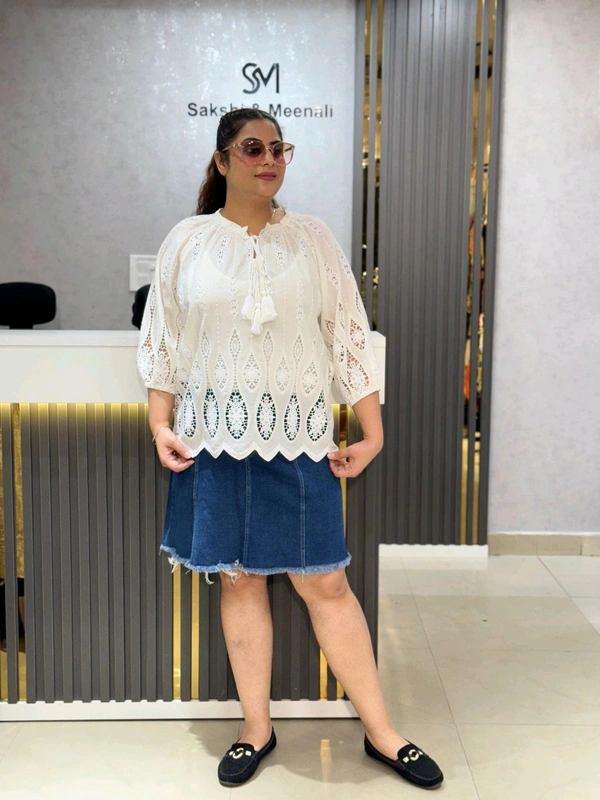 132104 Elegant Top With Cutting Work