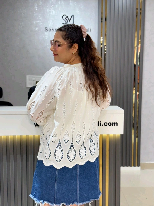 132104 Elegant Top With Cutting Work