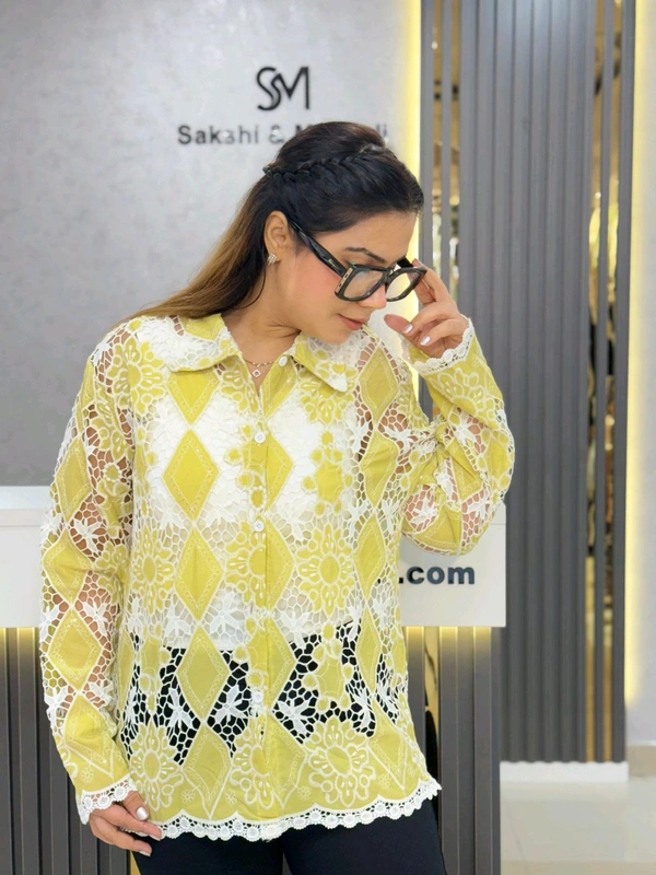 131929 Lace Shirt With Self Sequin