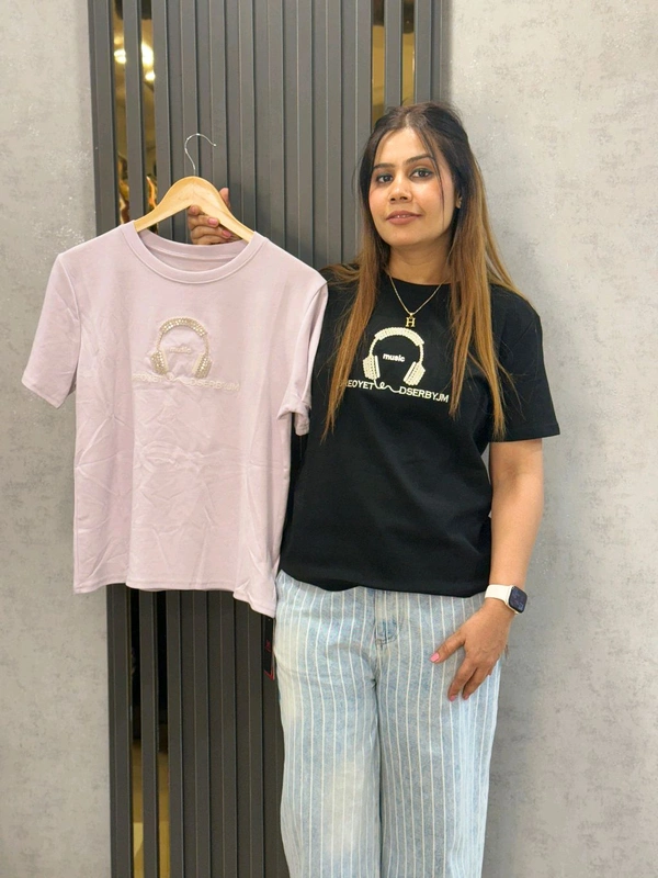 131722 Music-Themed Embroidered T-Shirt – Casual & Trendy