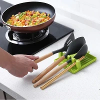 Plastic Oil Spill Spoon Resting Tray, 4 Slots Plastic Spoon Rest Mat Stand Cooking Spatula Holder Tray - Chopsticks Holder, Spoons, Ladles, Kitchen Accessories (Random Color)
