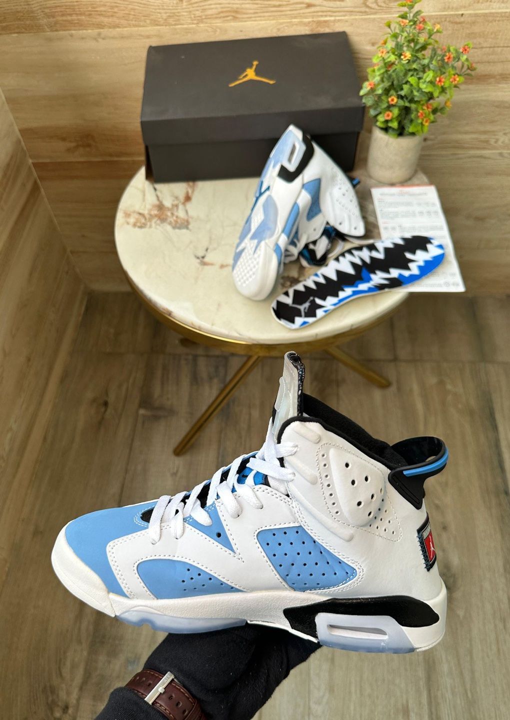 Air Jordan Retro 6 University Blue
