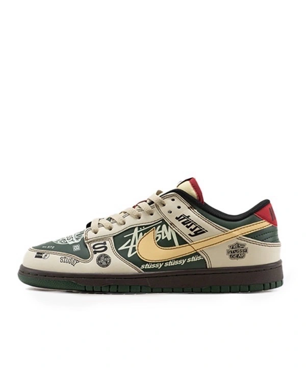 NIKE SB DUNK LOW x STUSSY