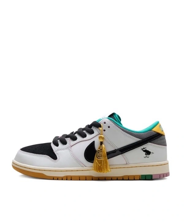 NIKE SB DUNK CSEF SKATEBOARDER