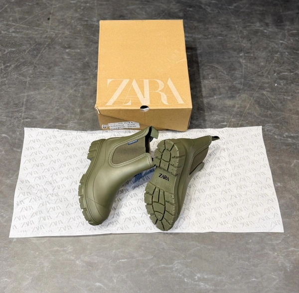 ZARA RUBBER CHELSEA BOOTS – OLIVE GREEN