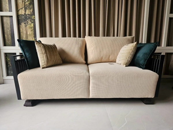 Osborne Sofa – Elegant 3-Seater with Plush Comfort and Contemporary Design