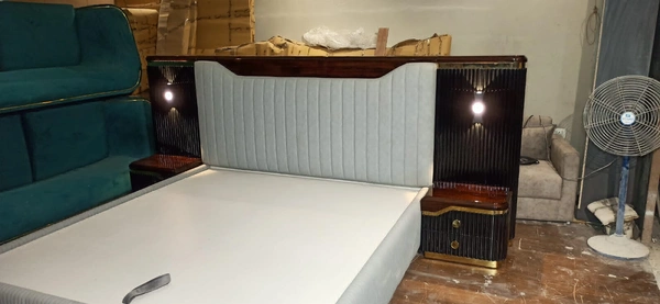 Flute Bed– Contemporary Luxury with Elegant Detailing - Side Tables