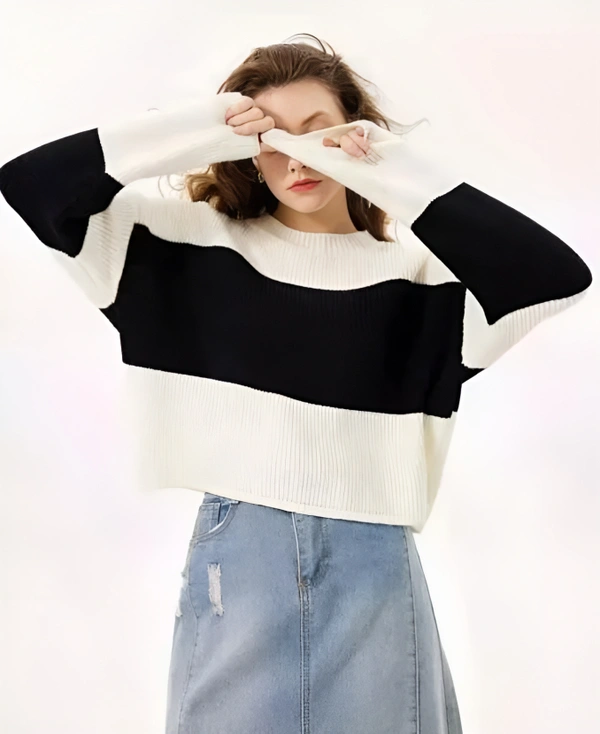 Women White & Black Antiviral Protective Finish Cropped T-shirt - Black, M