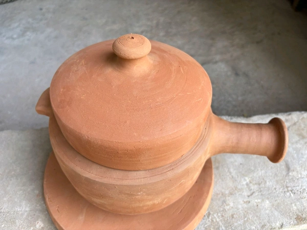 Mitti Desi Cooker With Wooden Stand - 3 Litre