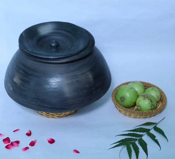Clay black Cooking Handi Approx 4 LITRE - #000000, Black