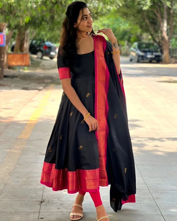 Black Paithani Silk - XL
