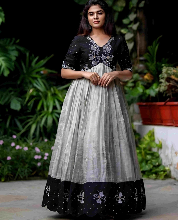 Tissue Silk Gown - M