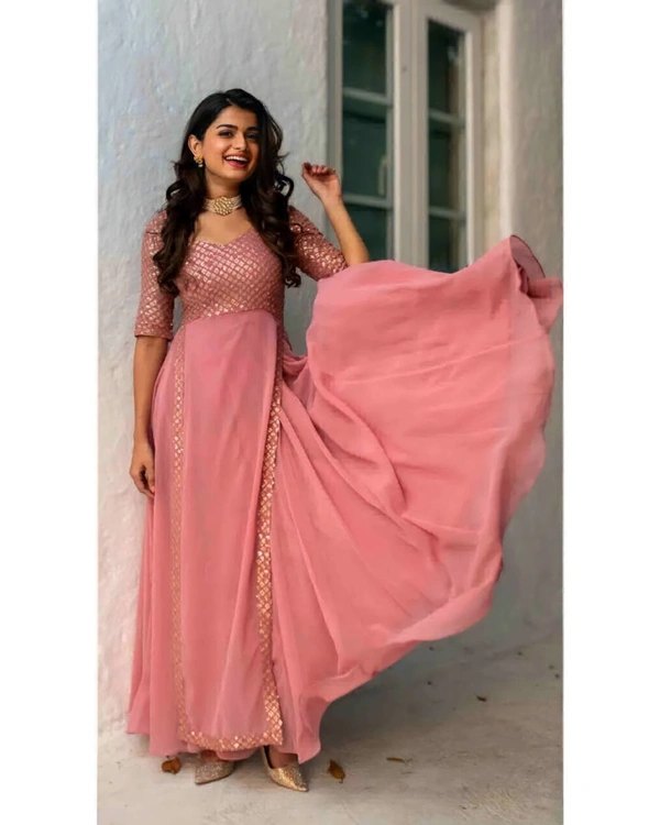 Sequance Embroidered Gown - L