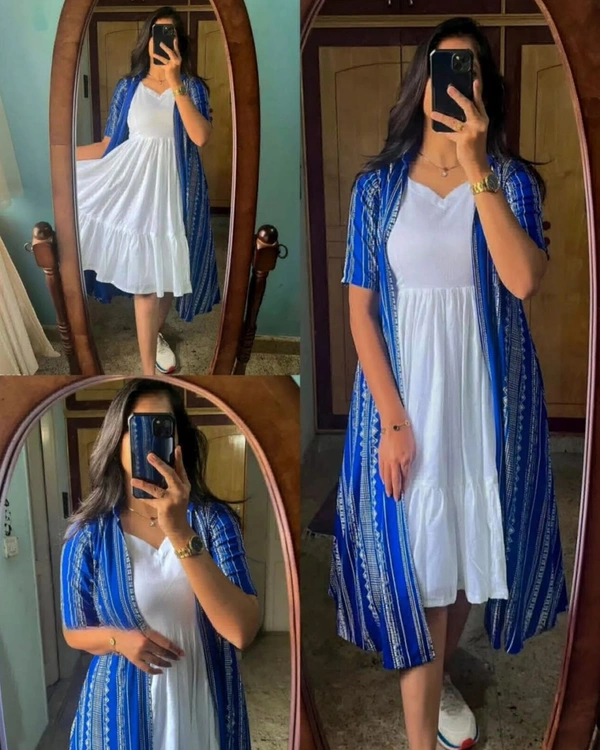 Attractive Georgette Gowns for Women With Koti - L, Blue