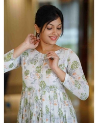 NEW DESIGN KURTI WITH PANT - S