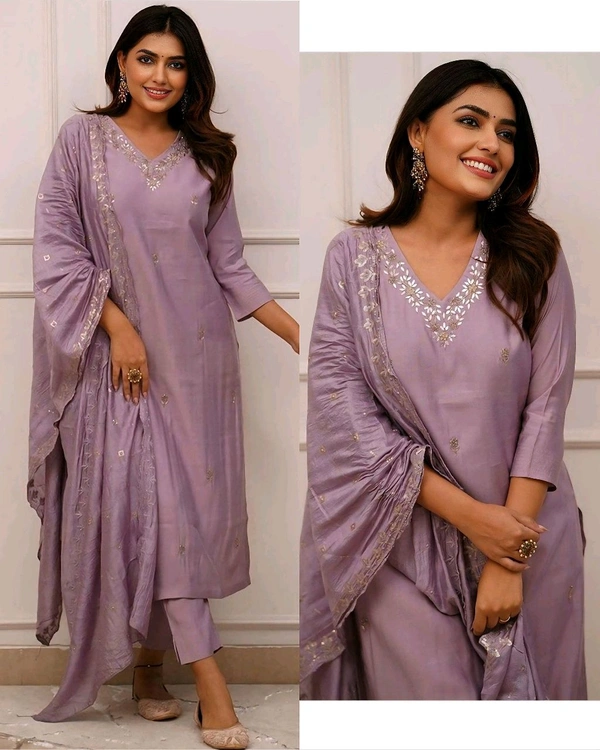 Women Embroidered Chanderi SILK KURTA SET - Light Wisteria, M