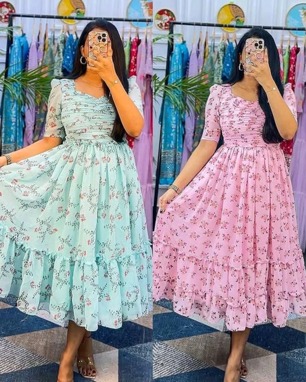 Maxi on summer in style with our latest addition - Blue, M