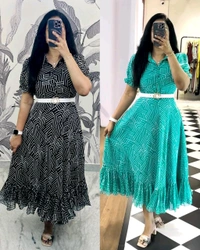 The Elegance ✨🤗 Pair It With A Beautiful Belt
- Green, S