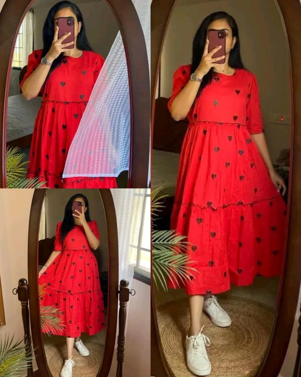 Beautiful Cotton gown - L, Red and Black