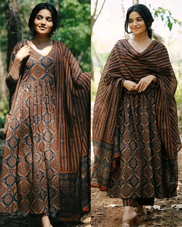 Daily Use College & Office New Design Includes Flared Kurta & Dupatta Set - L
