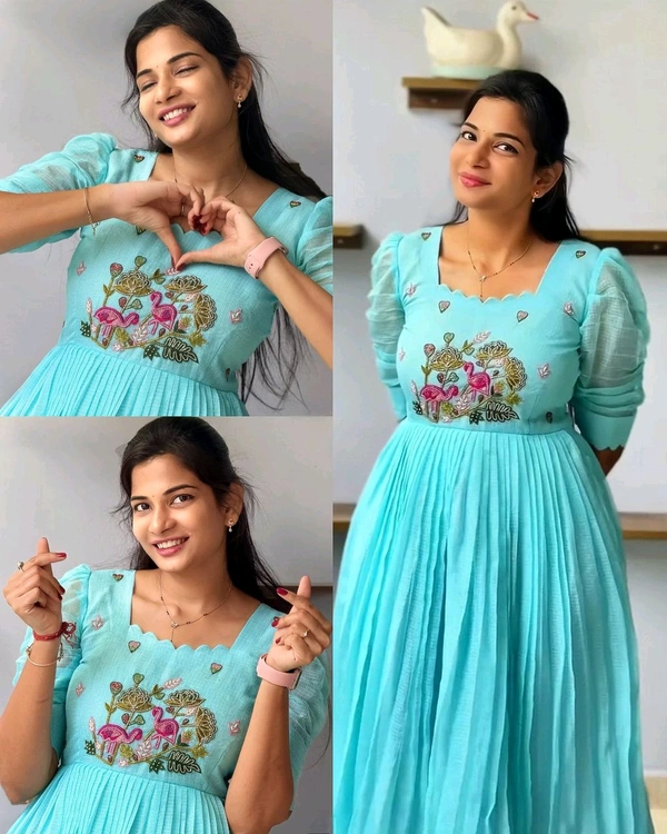 Beautiful Stylist Gown with Handowk – Elegance & Comfort - Blue, 2XL