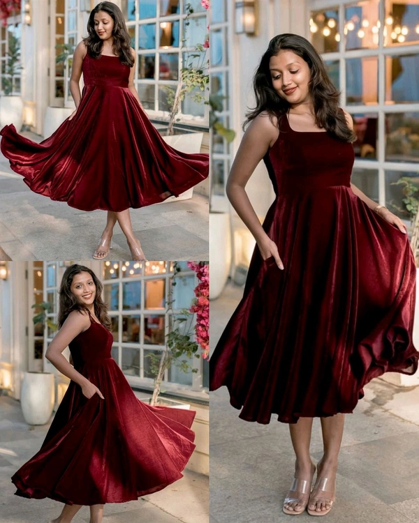 Stylish Women Velvet Sleev Less Gown
- L
