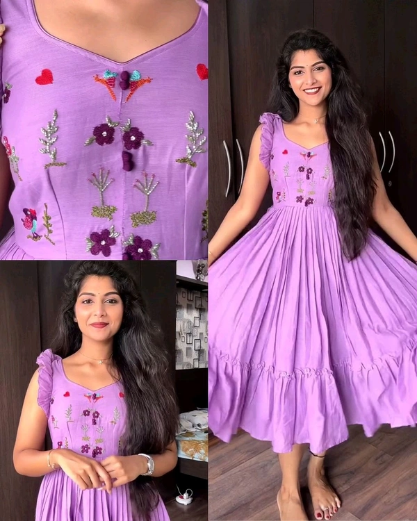 Beautiful Stylist Gown with Handowk – Elegance & Comfort - Mauve, M