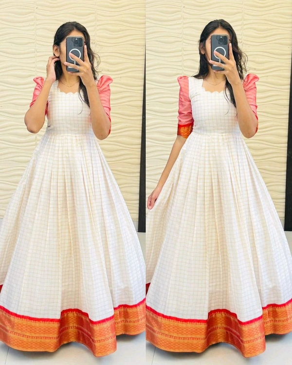 PRESENT SOUTH SPECIAL GOWN COLLECTION
- Bittersweet, S